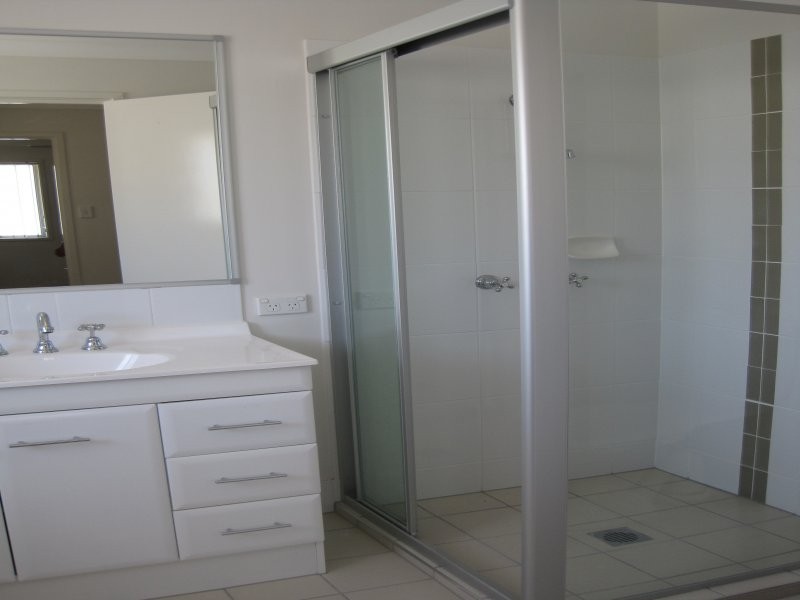 2 Toohey Street, Pacific Pines QLD 4211