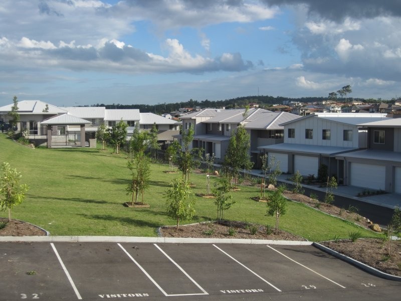 2 Toohey Street, Pacific Pines QLD 4211