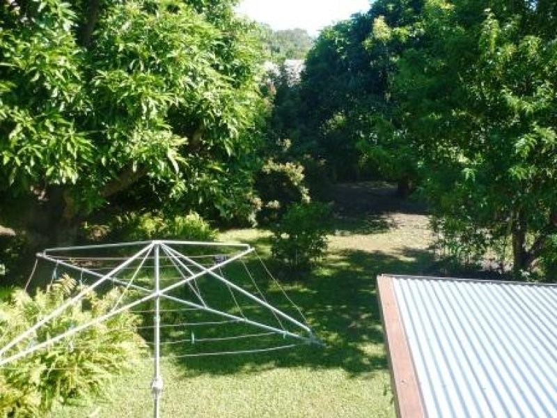 9 Arthur Street, Urangan QLD 4655