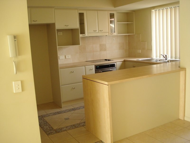 20 Fairway Drive, Clear Island Waters QLD 4226