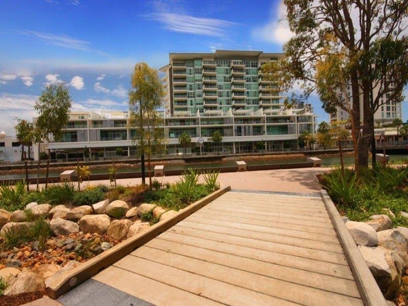 1 Duporth Avenue, Maroochydore QLD 4558