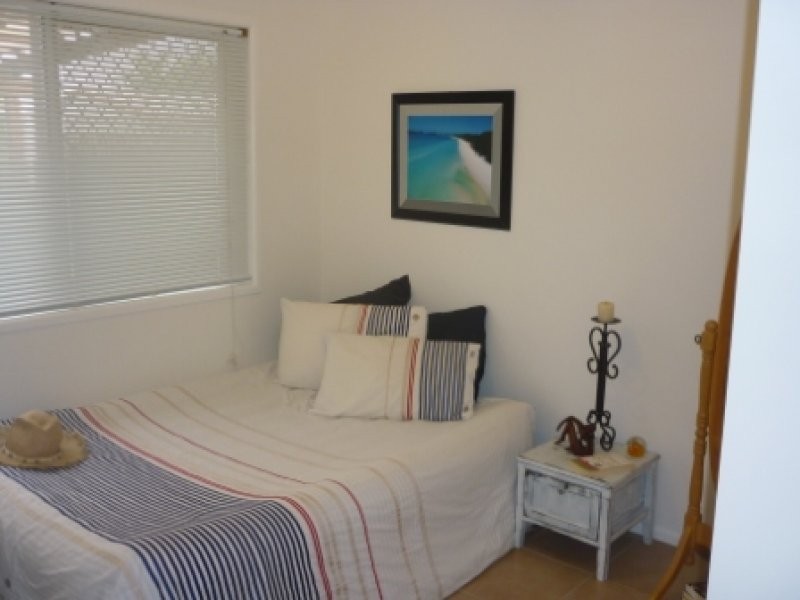 19 Michelle Drive, Point Vernon QLD 4655