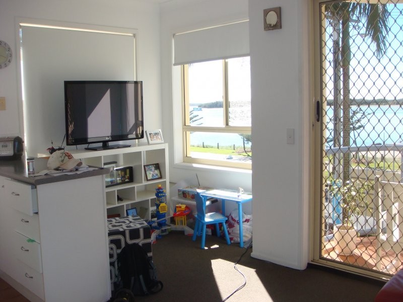 416 Marine Parade, Biggera Waters QLD 4216
