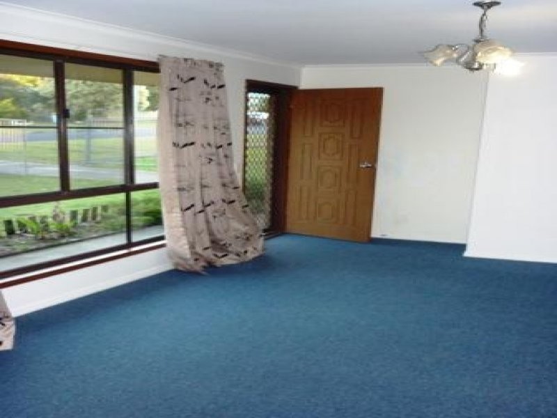 8 Diana, Urangan QLD 4655