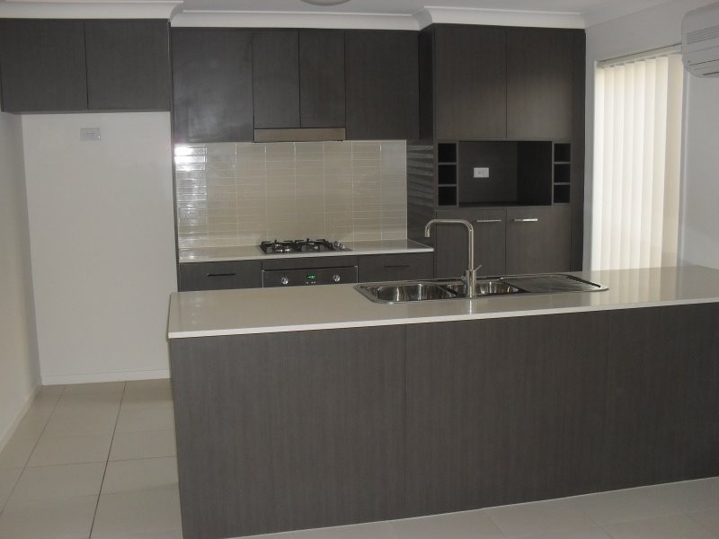 1 Belongil Street, Pacific Pines QLD 4211