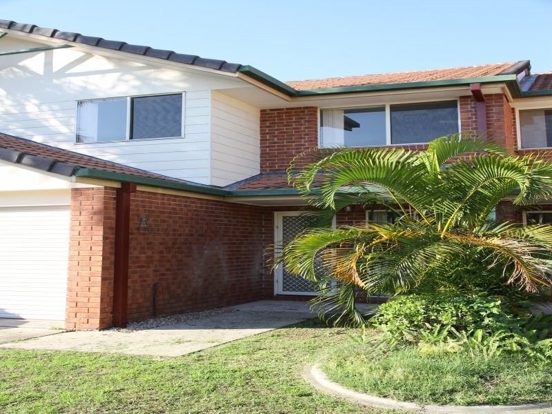 643 Pine Ridge Road, Biggera Waters QLD 4216