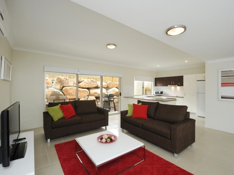 1 Cavella Drive, Glen Eden QLD 4680