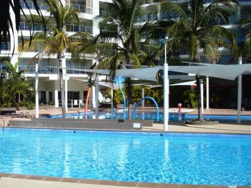 569 The Esplanade, Urangan QLD 4655