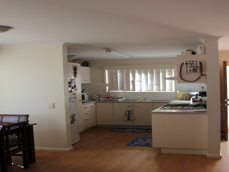 30 Meadowlands Rd, Carindale QLD 4152