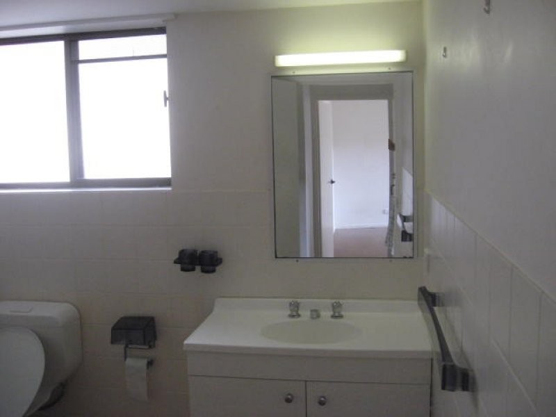 111 Markeri Street, Mermaid Waters QLD 4218