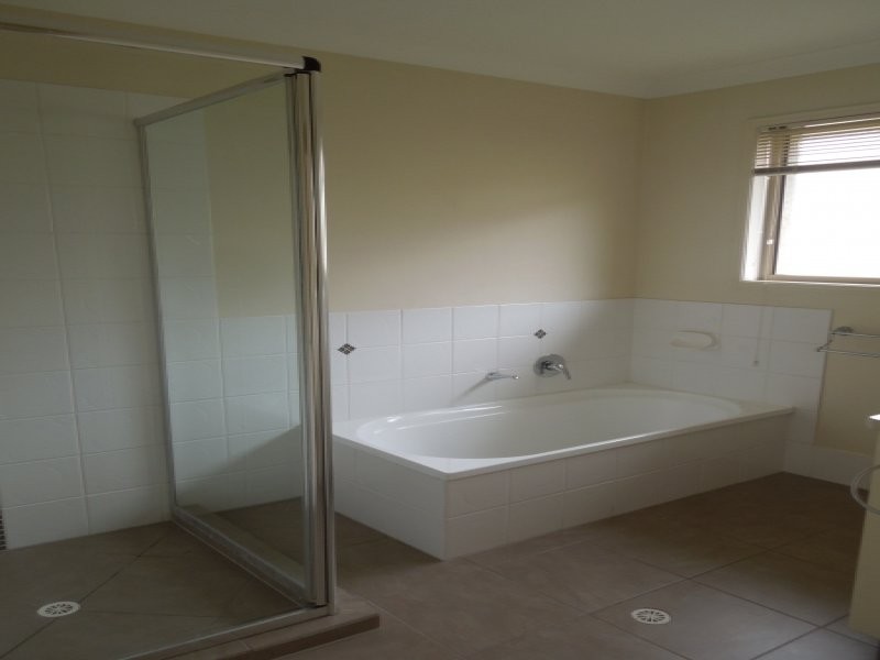 50 Kate Street, Carina QLD 4152