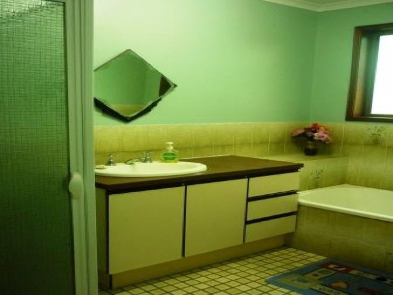 39 William, Urangan QLD 4655