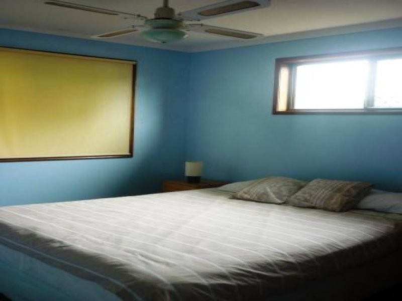 39 William, Urangan QLD 4655