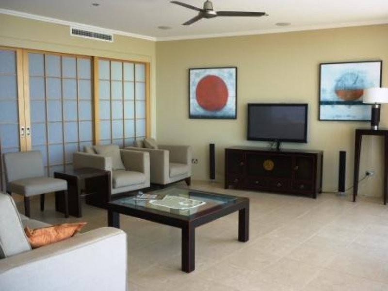 569 The Esplanade, Urangan QLD 4655