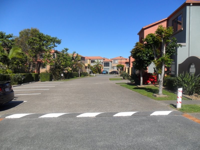 20 Fairway Drive, Clear Island Waters QLD 4226