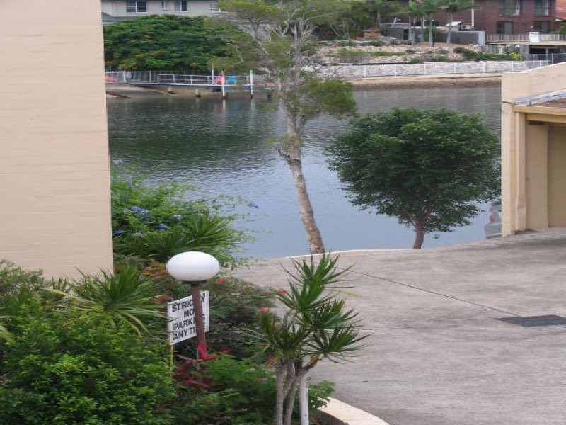 111 Markeri Street, Mermaid Waters QLD 4218