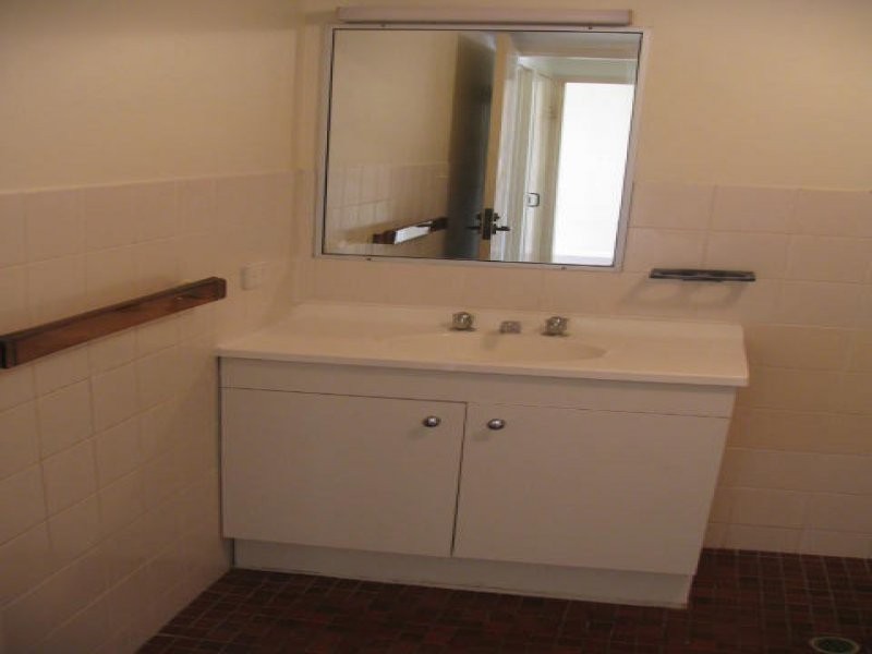 111 Markeri Street, Mermaid Waters QLD 4218