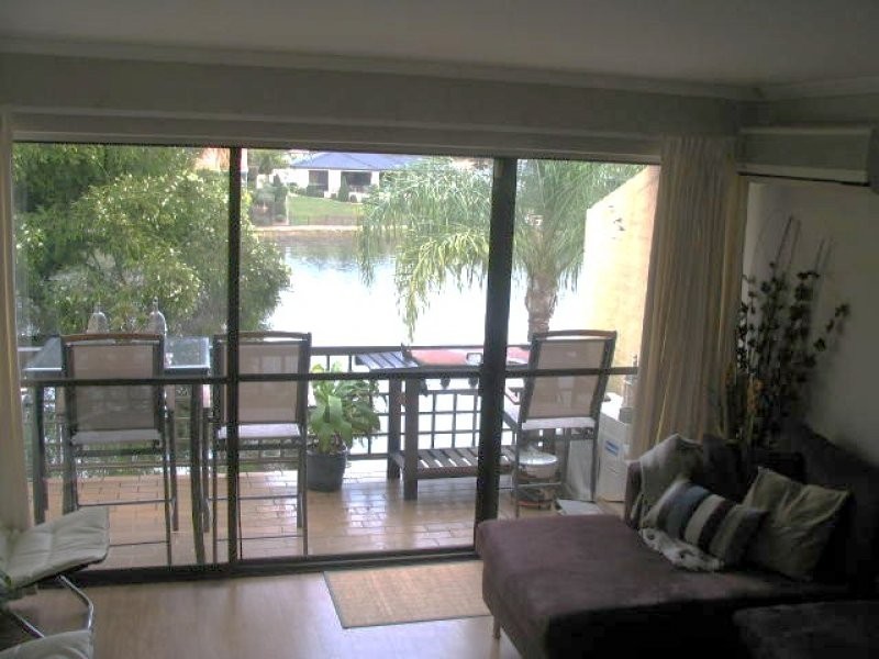 111 Markeri Street, Mermaid Waters QLD 4218