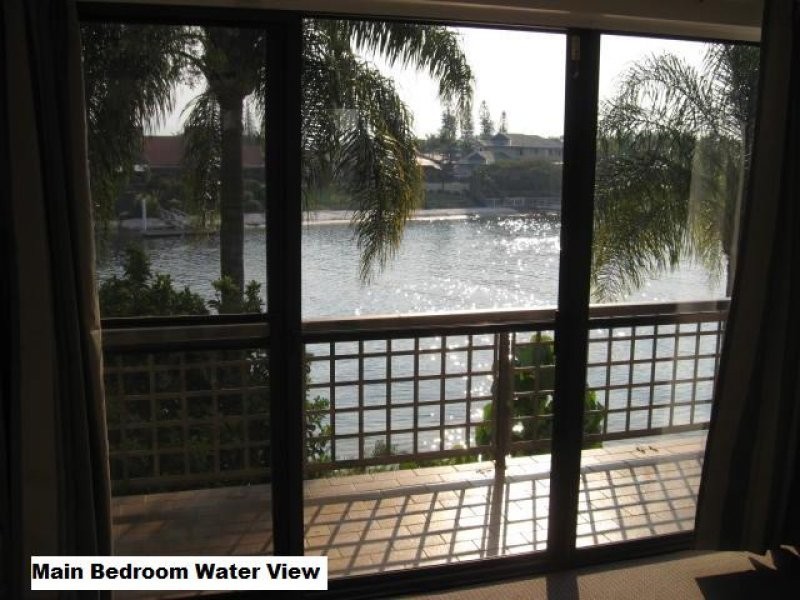 111 Markeri Street, Mermaid Waters QLD 4218