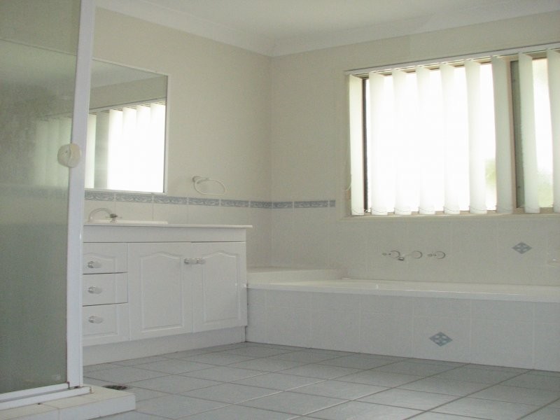 601 Pine Ridge Road, Biggera Waters QLD 4216