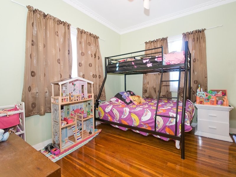 110 Creek Road, Mount Gravatt East QLD 4122