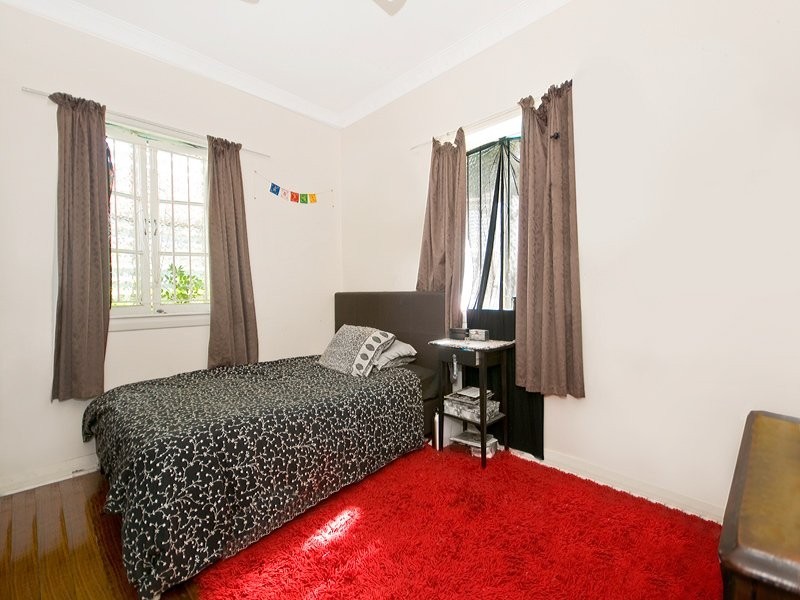 110 Creek Road, Mount Gravatt East QLD 4122