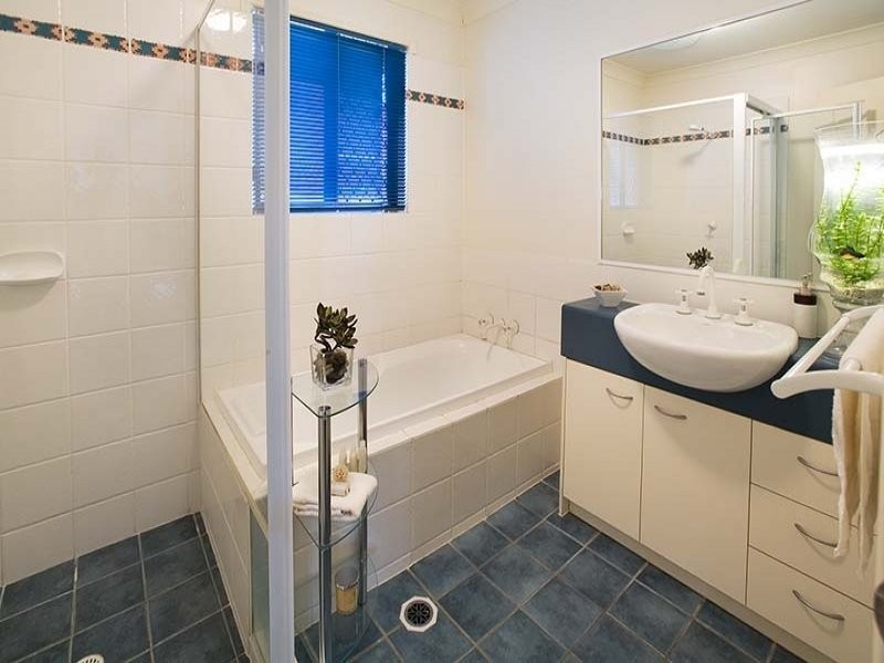 110 Scrub Rd, Carindale QLD 4152