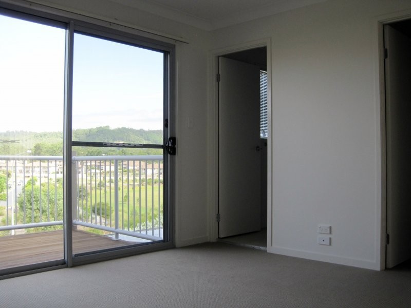 2 Toohey Street, Pacific Pines QLD 4211