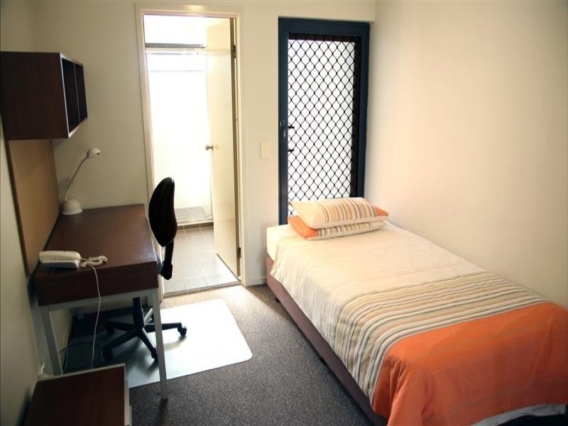 1848 Logan Road, Upper Mount Gravatt QLD 4122