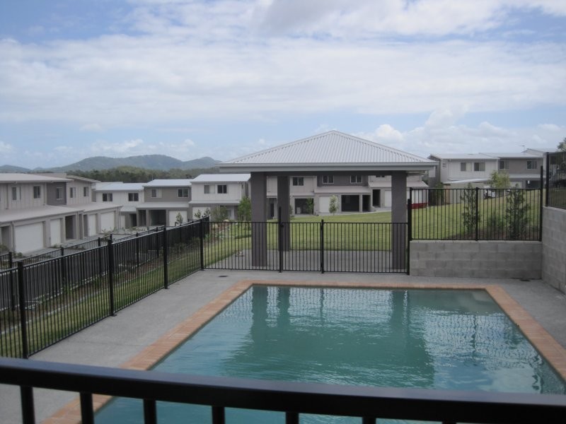 2 Toohey Street, Pacific Pines QLD 4211