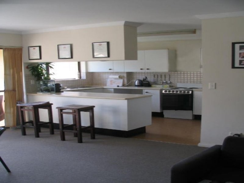 111 Markeri Street, Mermaid Waters QLD 4218