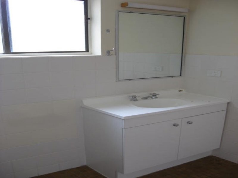 111 Markeri Street, Mermaid Waters QLD 4218