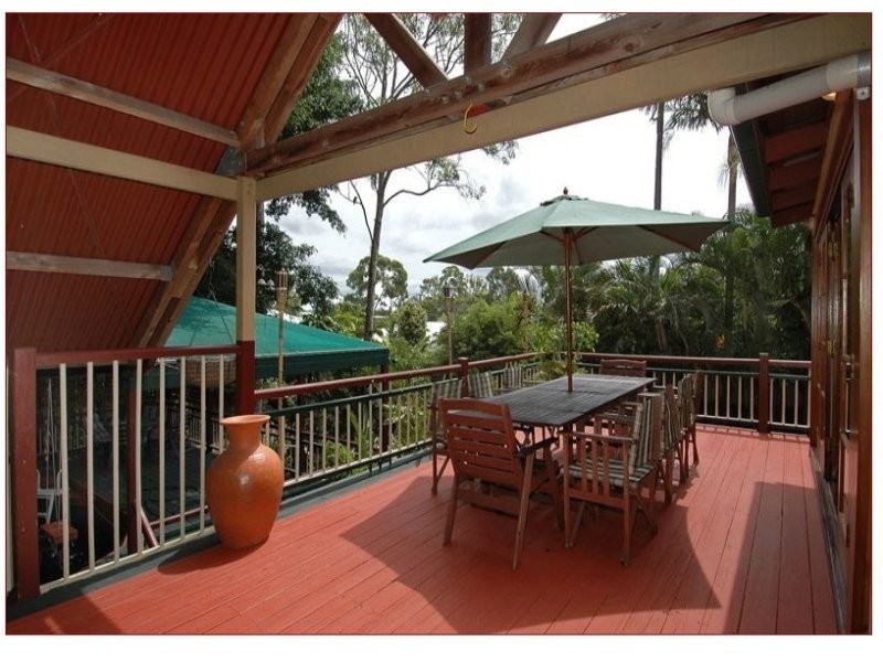 17 Rainbow Street, Sandgate QLD 4017