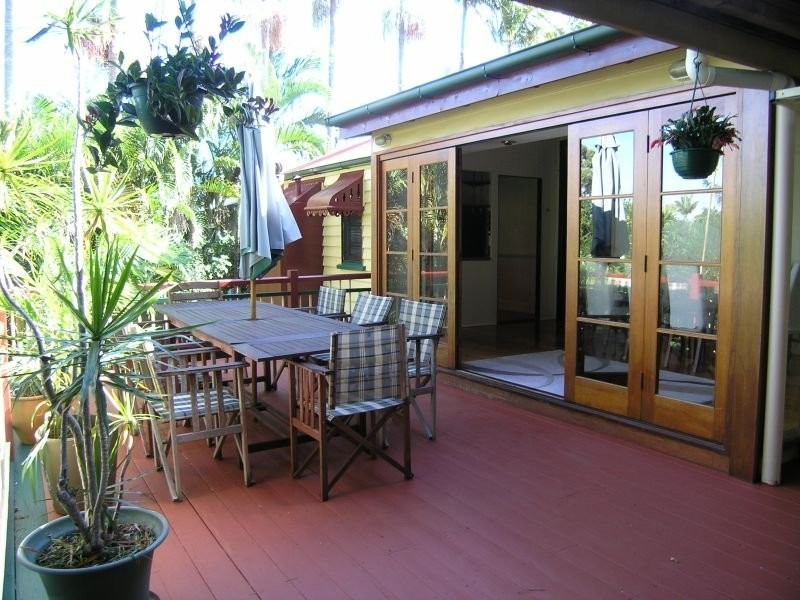 17 Rainbow Street, Sandgate QLD 4017