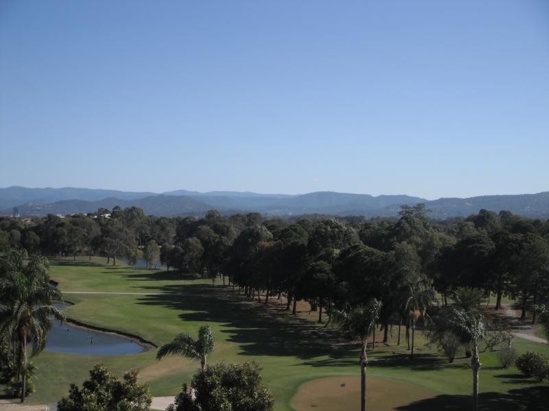 11 FAIRWAY DRIVE, Clear Island Waters QLD 4226