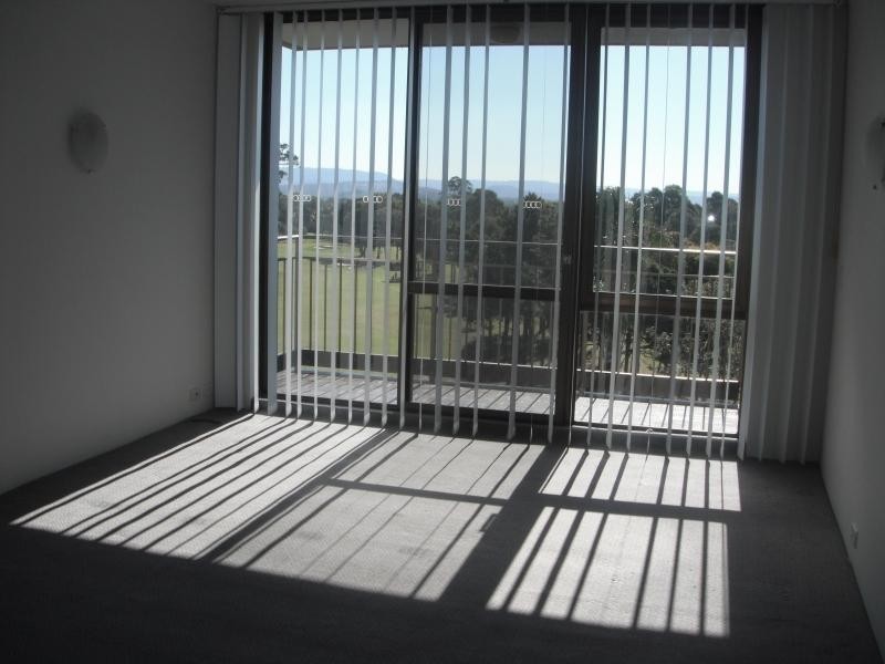 11 FAIRWAY DRIVE, Clear Island Waters QLD 4226