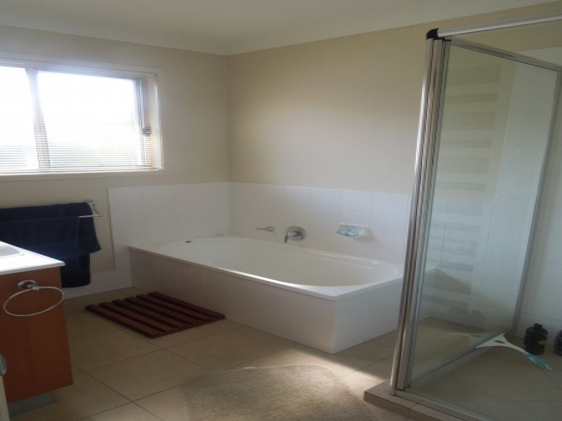 63 Johnston Street, Carina QLD 4152