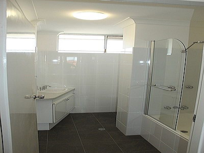 60 Wallace St, Chermside QLD 4032