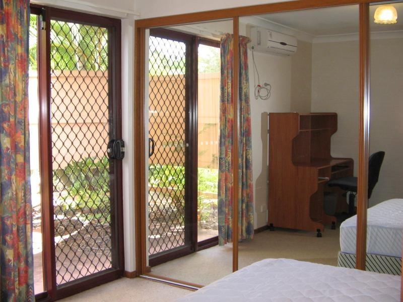 29 Barrett St, Robertson QLD 4109