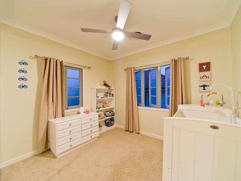 44 Brooks Street, Camp Hill QLD 4152