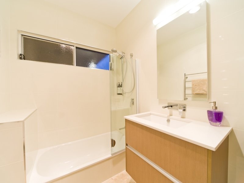 44 Brooks Street, Camp Hill QLD 4152