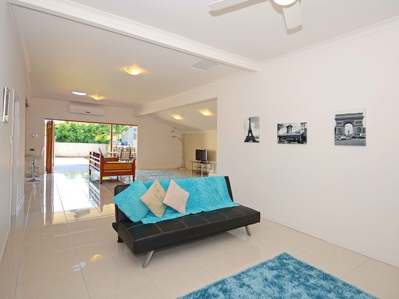 24 View Street, Torquay QLD 4655