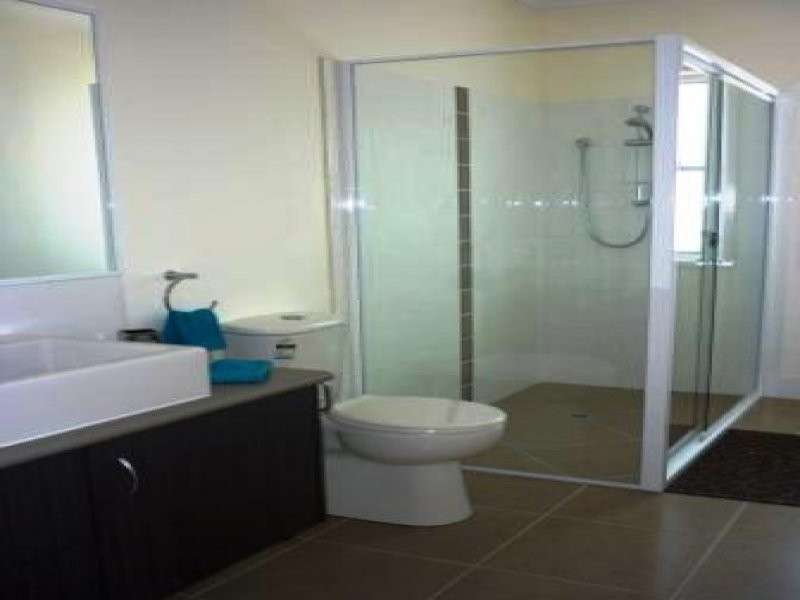 71 Elizabeth Street, Urangan QLD 4655