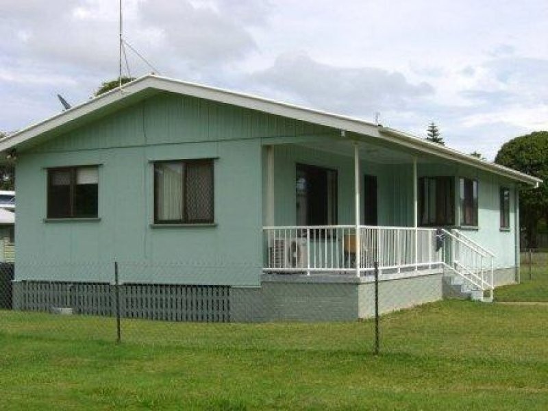 27 Hibiscus Street, Urangan QLD 4655