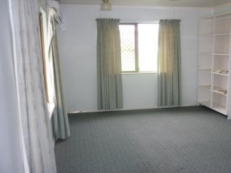 27 Hibiscus Street, Urangan QLD 4655
