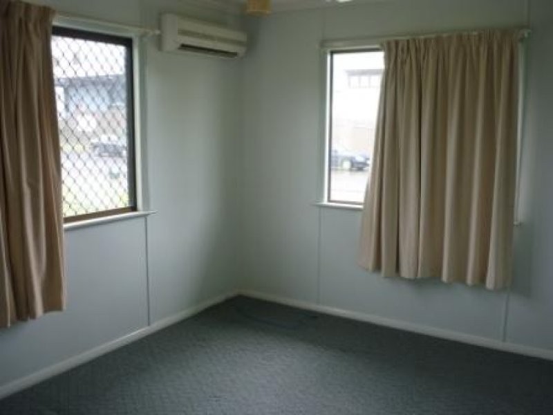 27 Hibiscus Street, Urangan QLD 4655