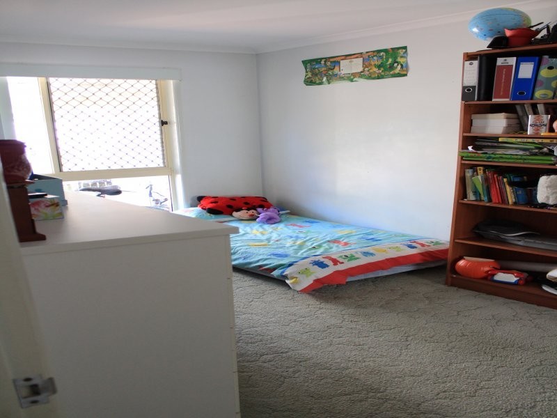 30 Meadowlands Rd, Carindale QLD 4152