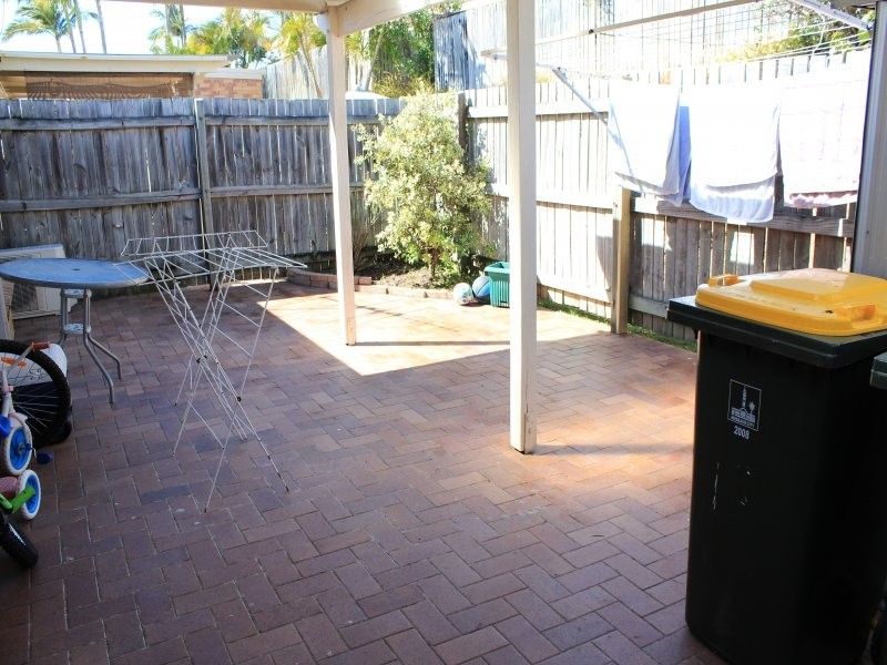 30 Meadowlands Rd, Carindale QLD 4152