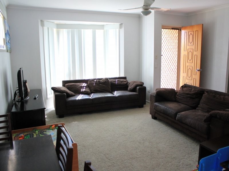 30 Meadowlands Rd, Carindale QLD 4152