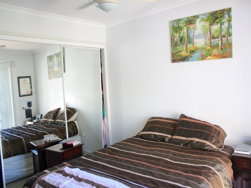 30 Meadowlands Rd, Carindale QLD 4152